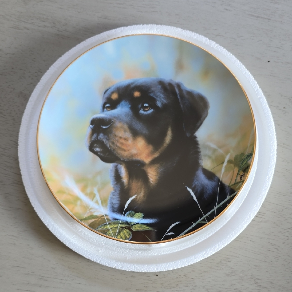 Danbury Mint Rottweiler Decorative Plate - Black and Tan